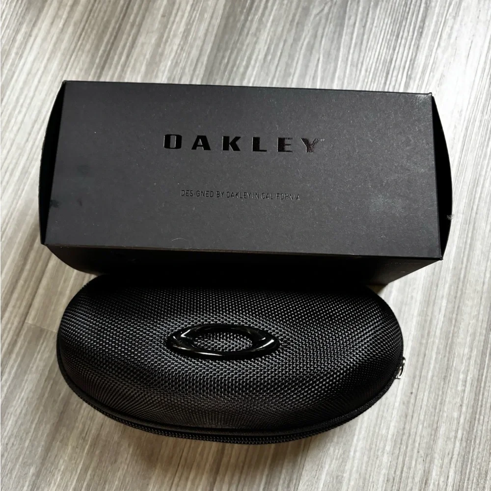 Oakley Radar EV Path white frame with interchangeable lenses